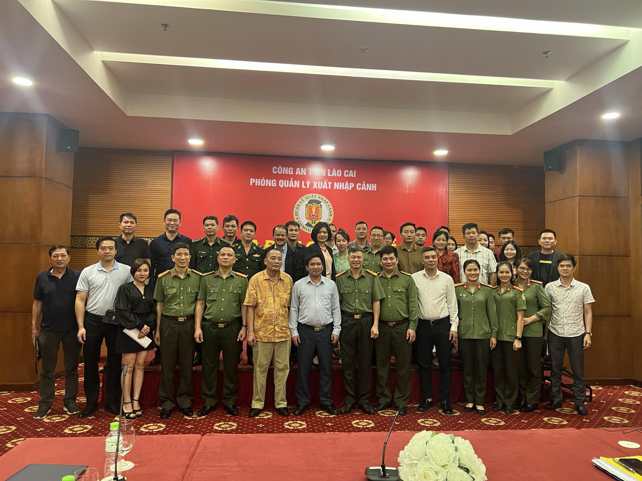 Lào Cai: Nâng cao hiệu quả công tác cấp giấy thông hành cho các công ty du lịch, vận tải và công dân