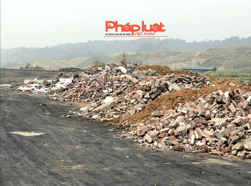 Lào Cai: Tái diễn tình trạng đổ thải trái phép