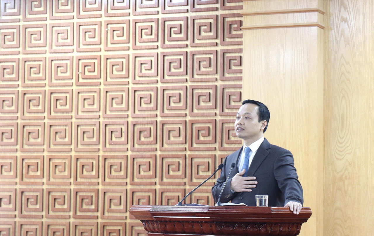 Tỉnh ủy Lai Châu chúc mừng đồng chí Trần Tiến Dũng nhận nhiệm vụ Thứ trưởng Bộ Tư pháp