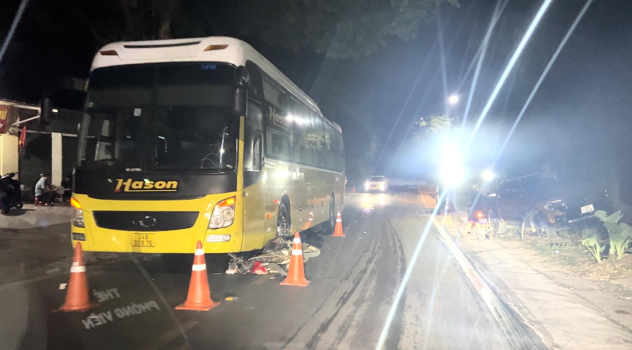 Tai nạn giao thông nghiêm trọng khiến 3 học sinh tử vong