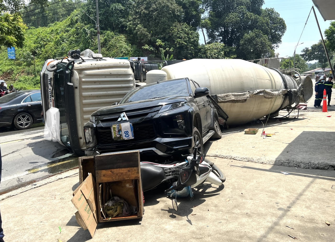 Tai nạn giao thông nghiêm trọng khiến 3 người thương vong