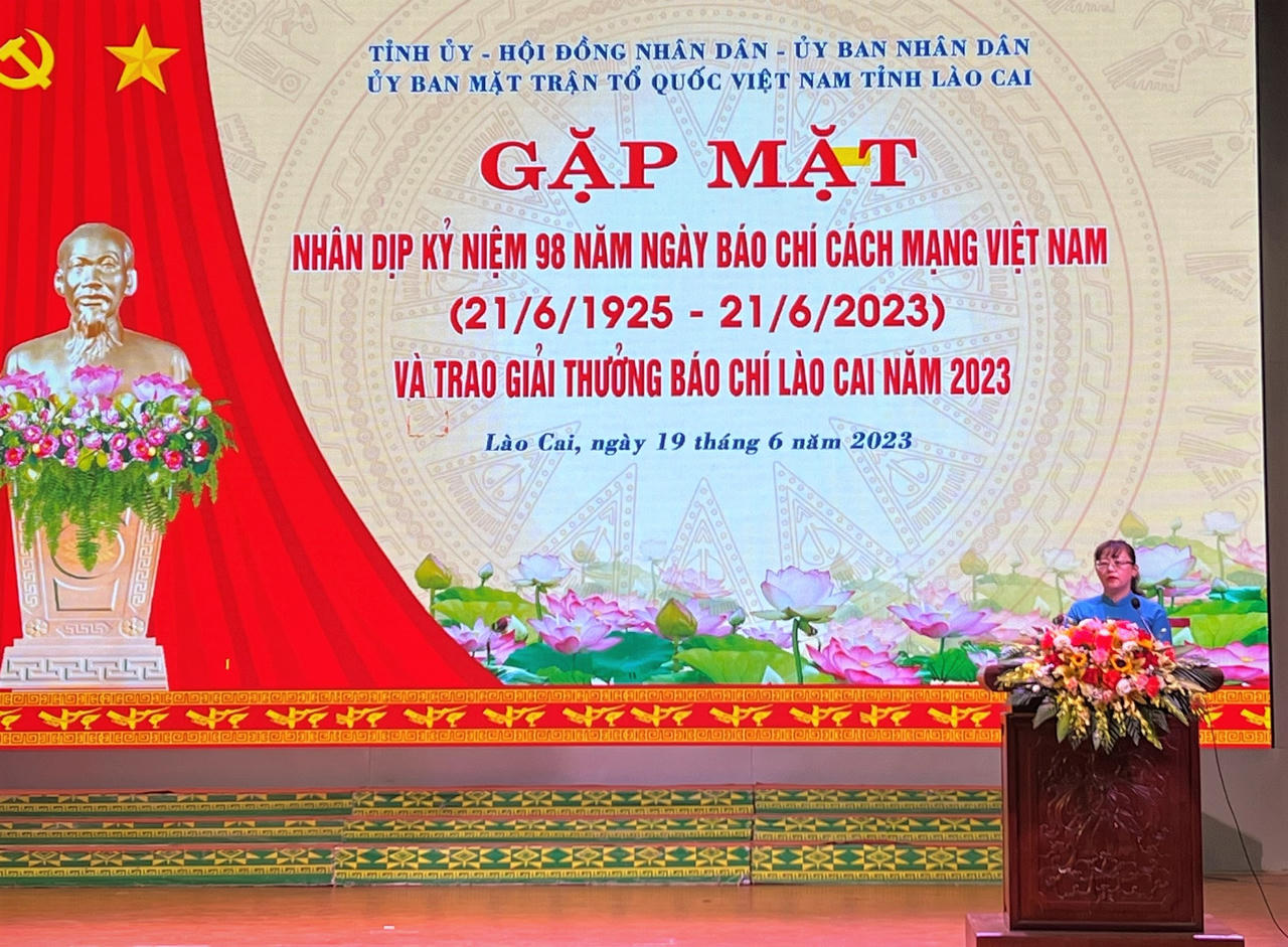 Phóng viên Báo Pháp luật Việt Nam nhận giải C, Giải báo chí tỉnh Lào Cai