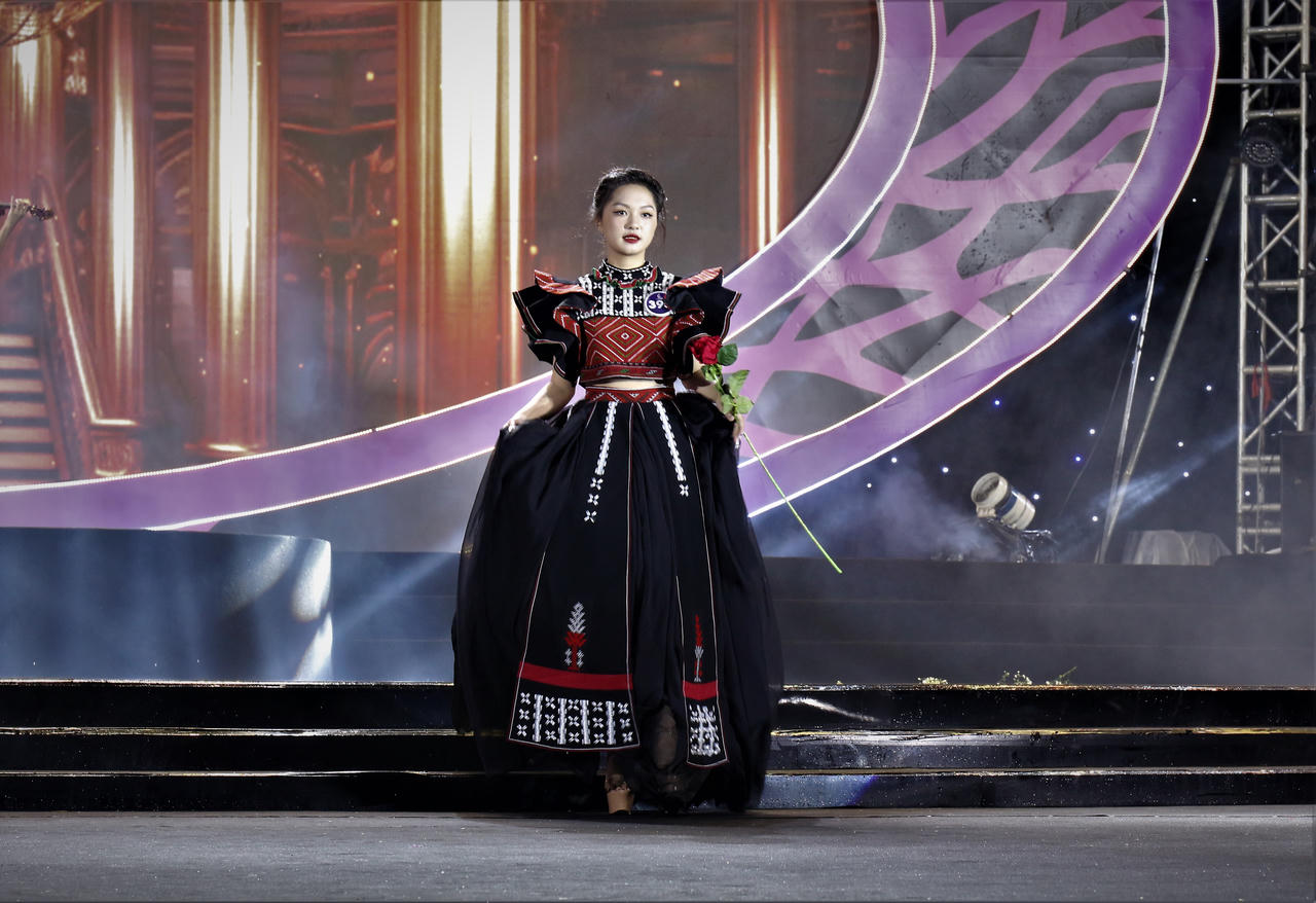 Người đẹp Lào Cai đăng quang “Hoa khôi du lịch Tây Bắc – Sa Pa năm 2023”