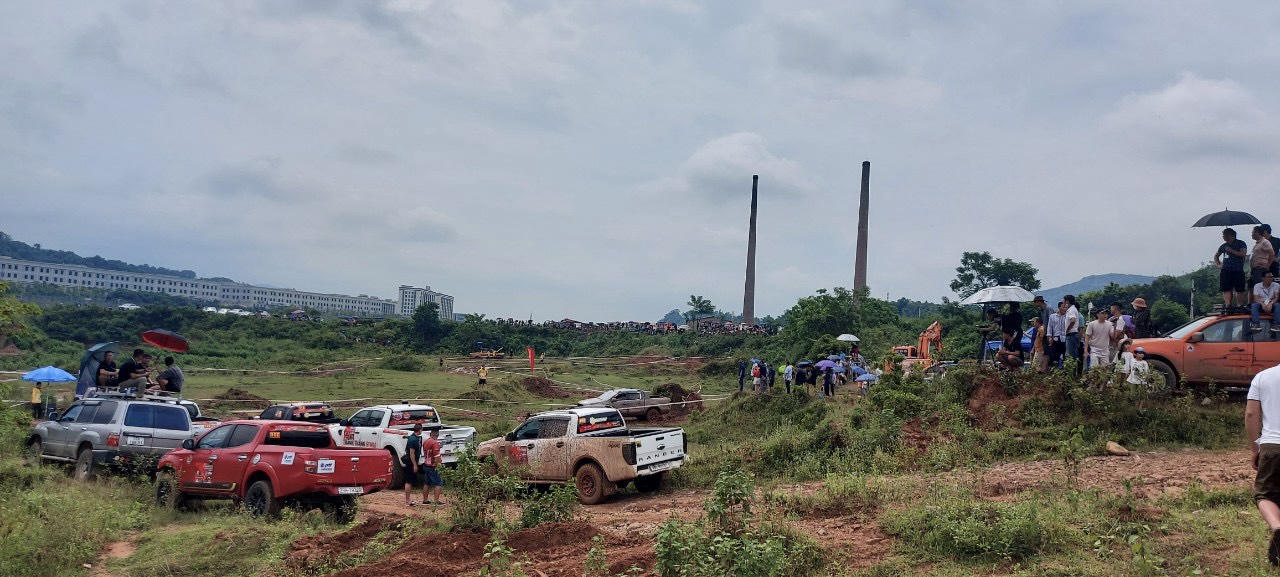 Khai mạc giải Đua xe bán tải địa hình 'Bat Xat Offroad Challenger 2023'
