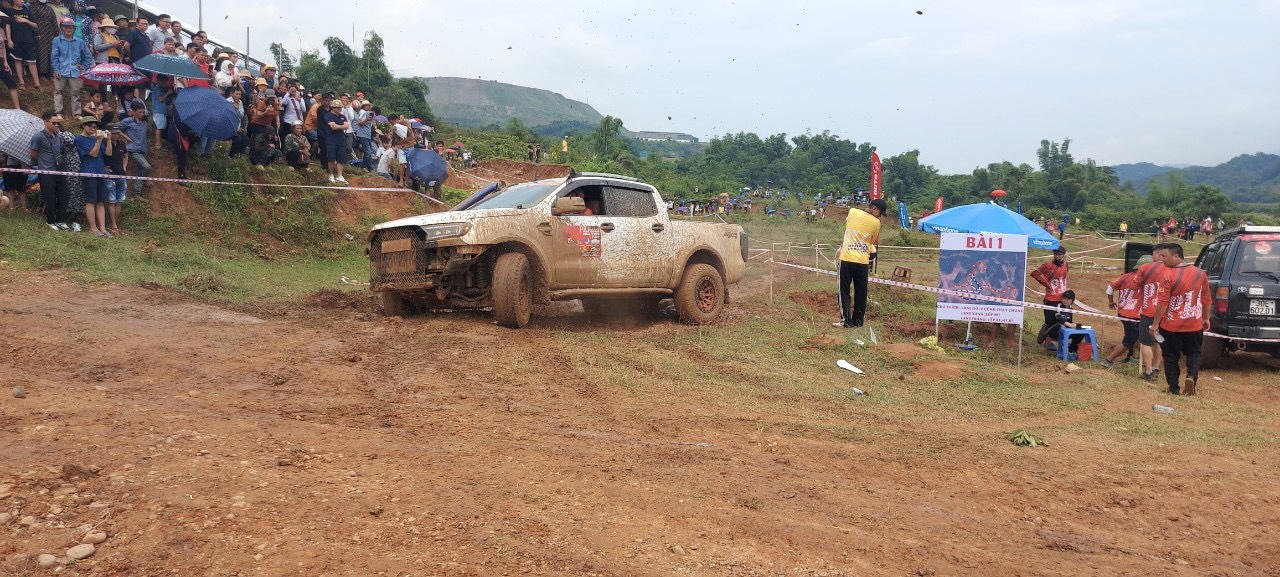 Khai mạc giải Đua xe bán tải địa hình 'Bat Xat Offroad Challenger 2023'