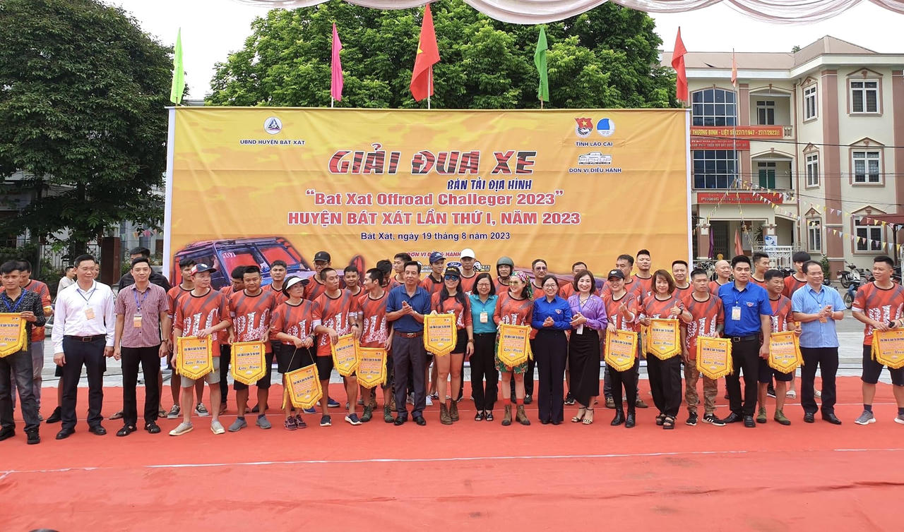 Khai mạc giải Đua xe bán tải địa hình 'Bat Xat Offroad Challenger 2023'