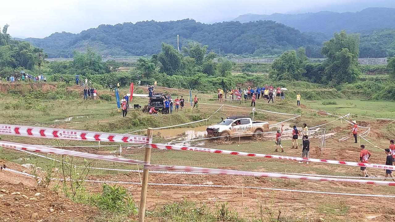 Khai mạc giải Đua xe bán tải địa hình 'Bat Xat Offroad Challenger 2023'