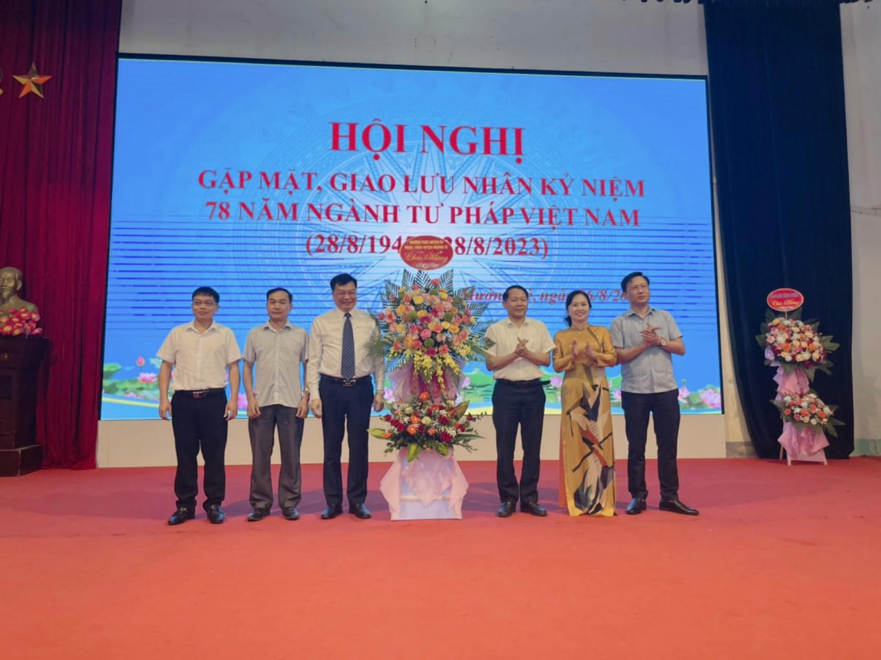 Mường Tè (Lai Châu) tổ chức gặp mặt nhân kỷ niệm 78 năm ngành Tư pháp Việt Nam