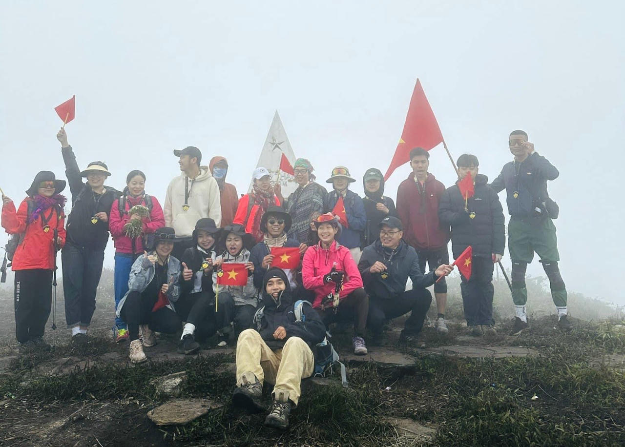 Đỉnh Lảo Thẩn thu hút khách du lịch kỳ nghỉ lễ 