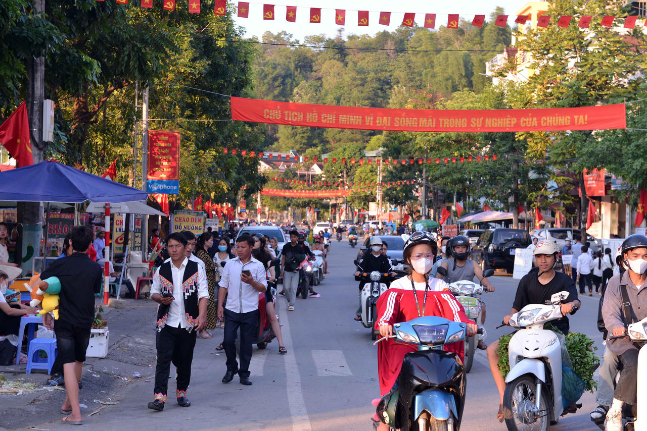 Đồng bào Than Uyên vui Tết Độc lập