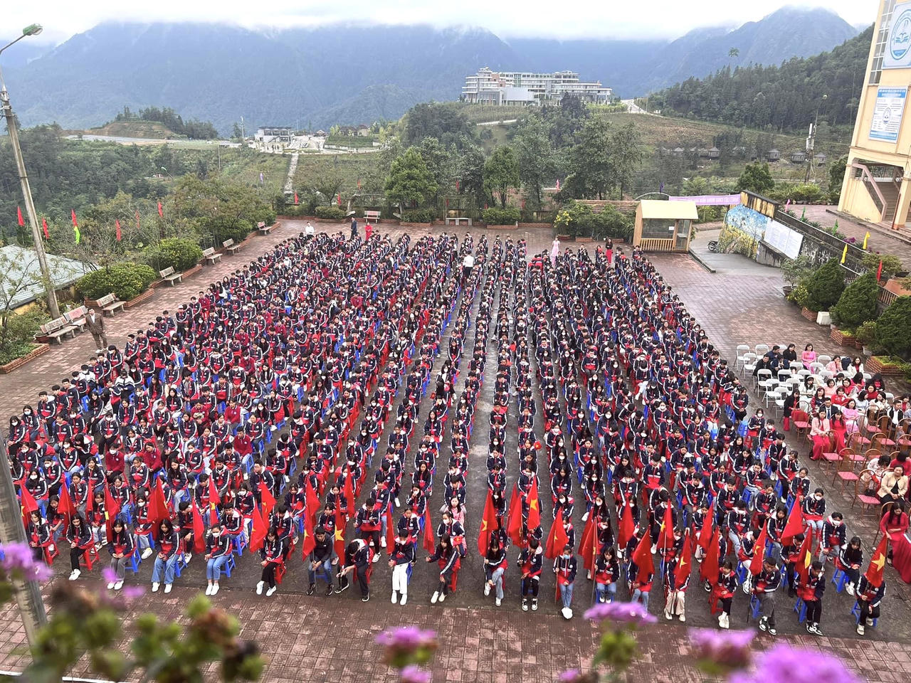 Tưng bừng khai giảng năm học mới trên mọi miền đất nước