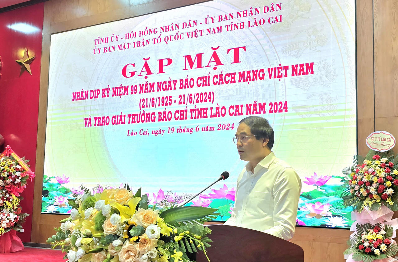 Nhóm Phóng viên Báo Pháp luật nhận Giải B, Giải Báo chí tỉnh Lào Cai năm 2024