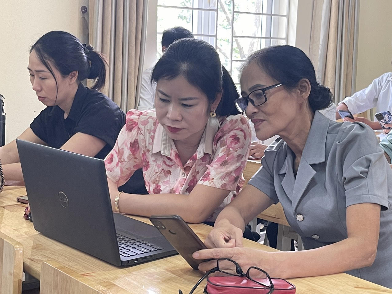 Nâng cao hiểu biết của nhân dân về Bảo vệ an toàn thông tin mạng và chuyển đổi số