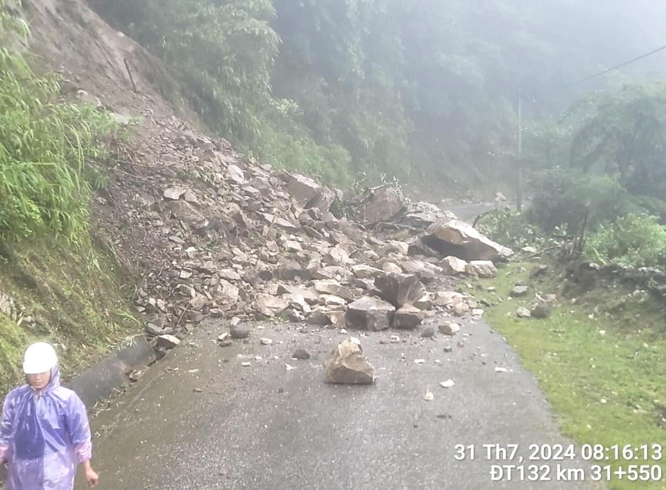 Mưa lớn gây sạt lở nhiều tuyến quốc lộ, tỉnh lộ ở Lai Châu