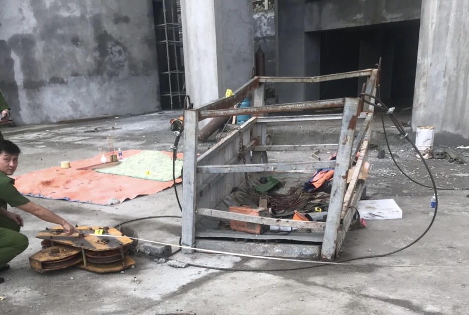 Đứt cáp cẩu tháp ở Lào Cai, 2 người chết, 4 người phải cấp cứu