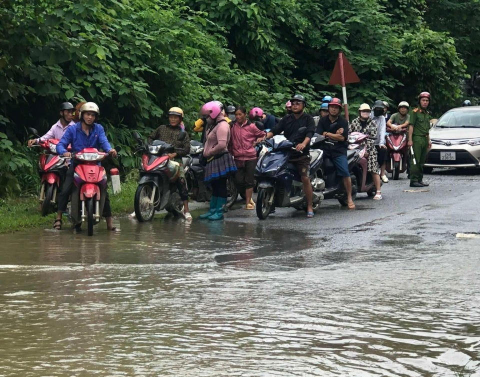 Ngập lụt nhiều nơi do mưa lớn tại Lào Cai