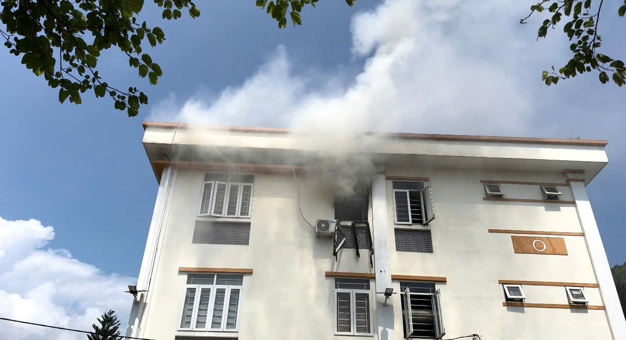 Cháy trụ sở UBND xã Quang Kim (Lào Cai)