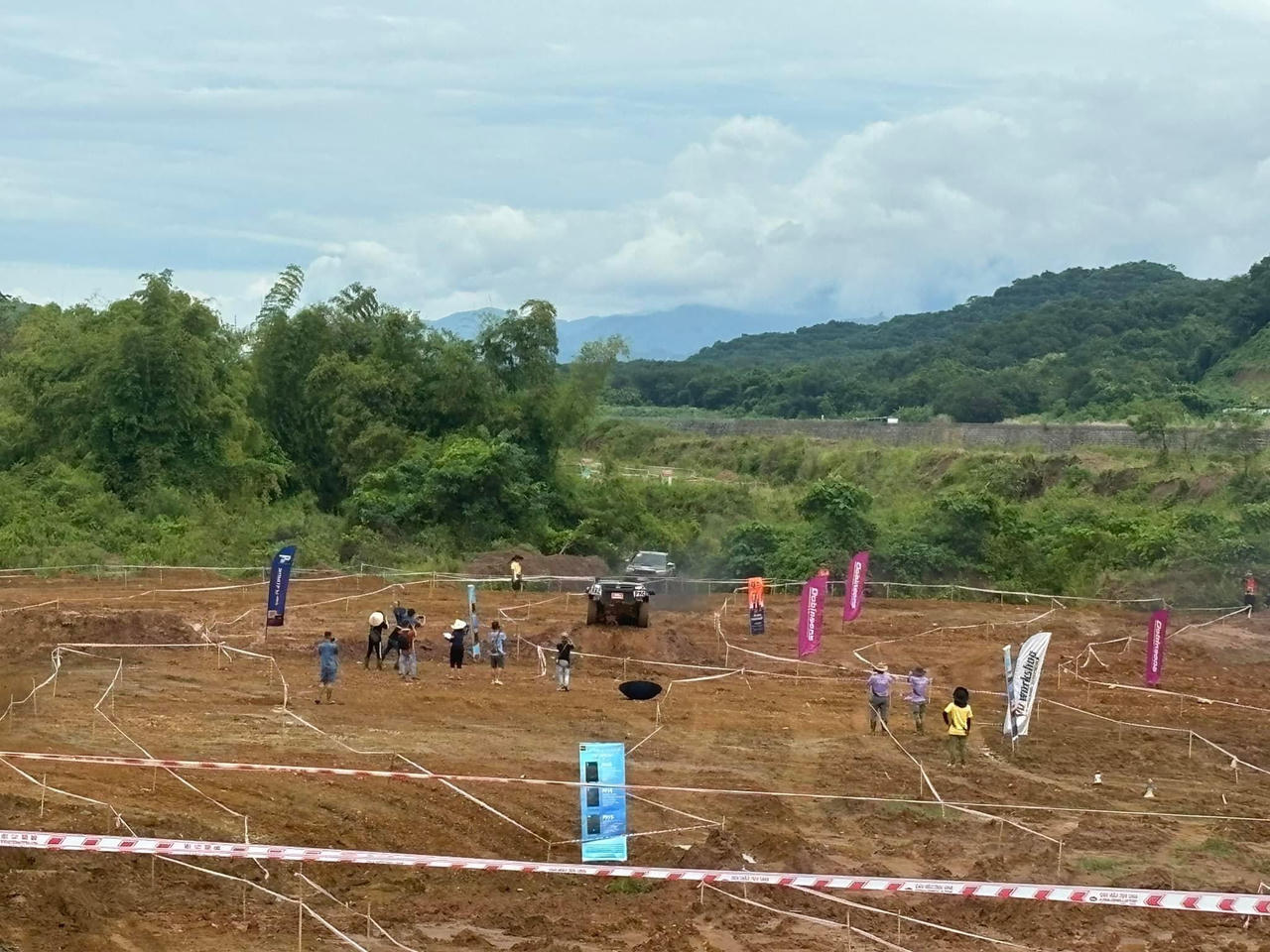 Khai mạc giải Đua xe bán tải địa hình 'Bat Xat Offroad Challenger 2024'