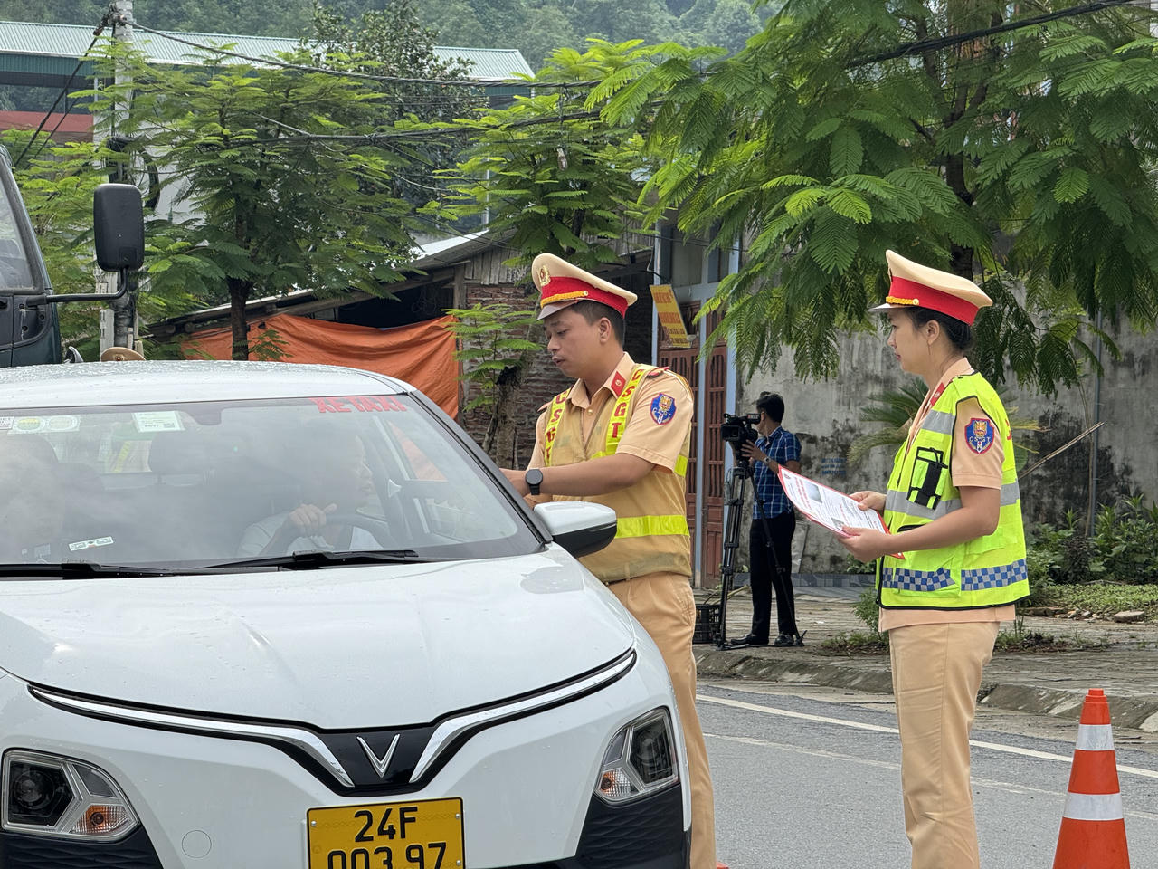 CSGT Công an các tỉnh ra quân bảo đảm ATGT dịp nghỉ lễ Quốc khánh 2/9 và khai giảng năm học mới