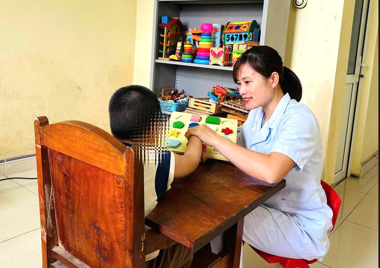 Vai trò của phục hồi chức năng trong điều trị trẻ rối loạn phổ tự kỷ