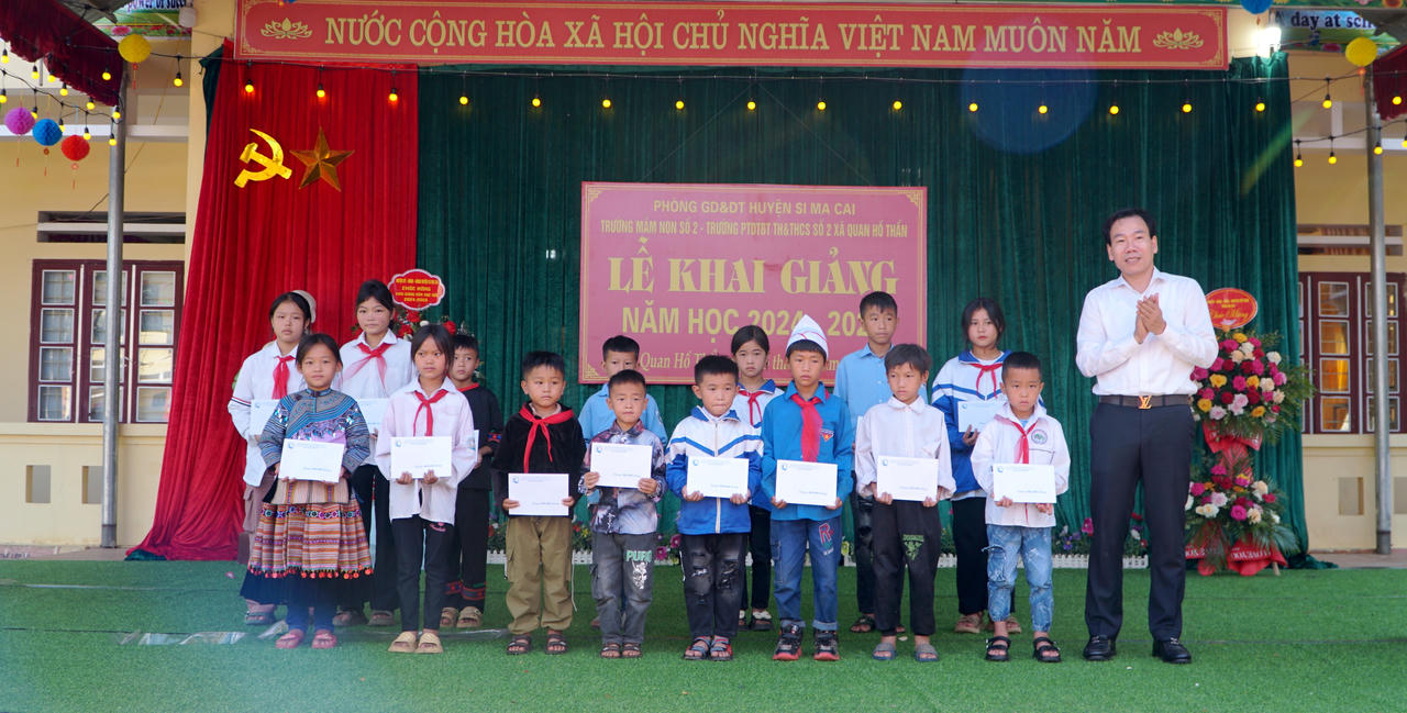 Không khí háo hức chào đón năm học mới tại khắp các tỉnh thành cả nước