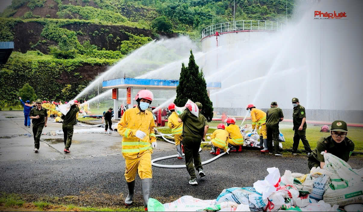 Diễn tập phương án chữa cháy và cứu nạn, cứu hộ tại Lào Cai