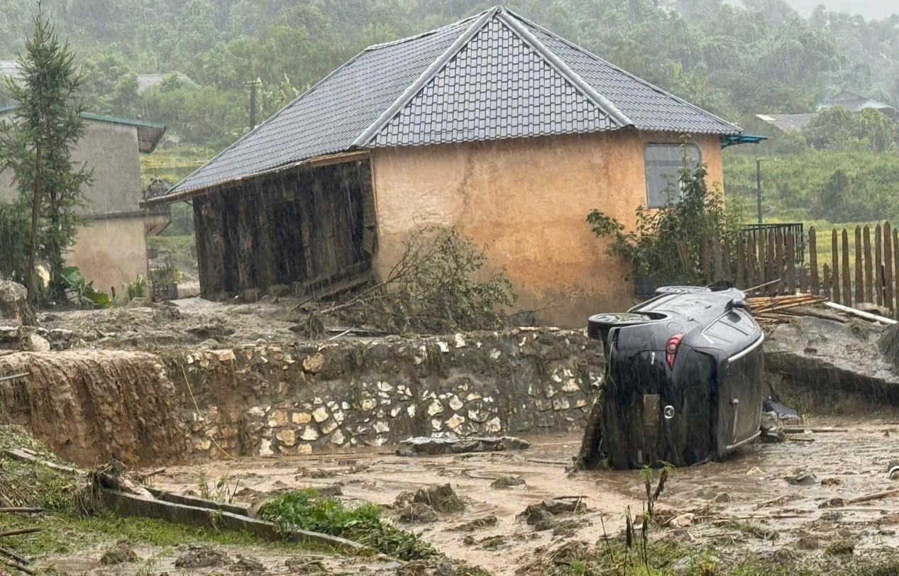 Sa Pa (Lào Cai): Sạt lở nghiêm trọng làm 5 người chết và 1 người mất tích