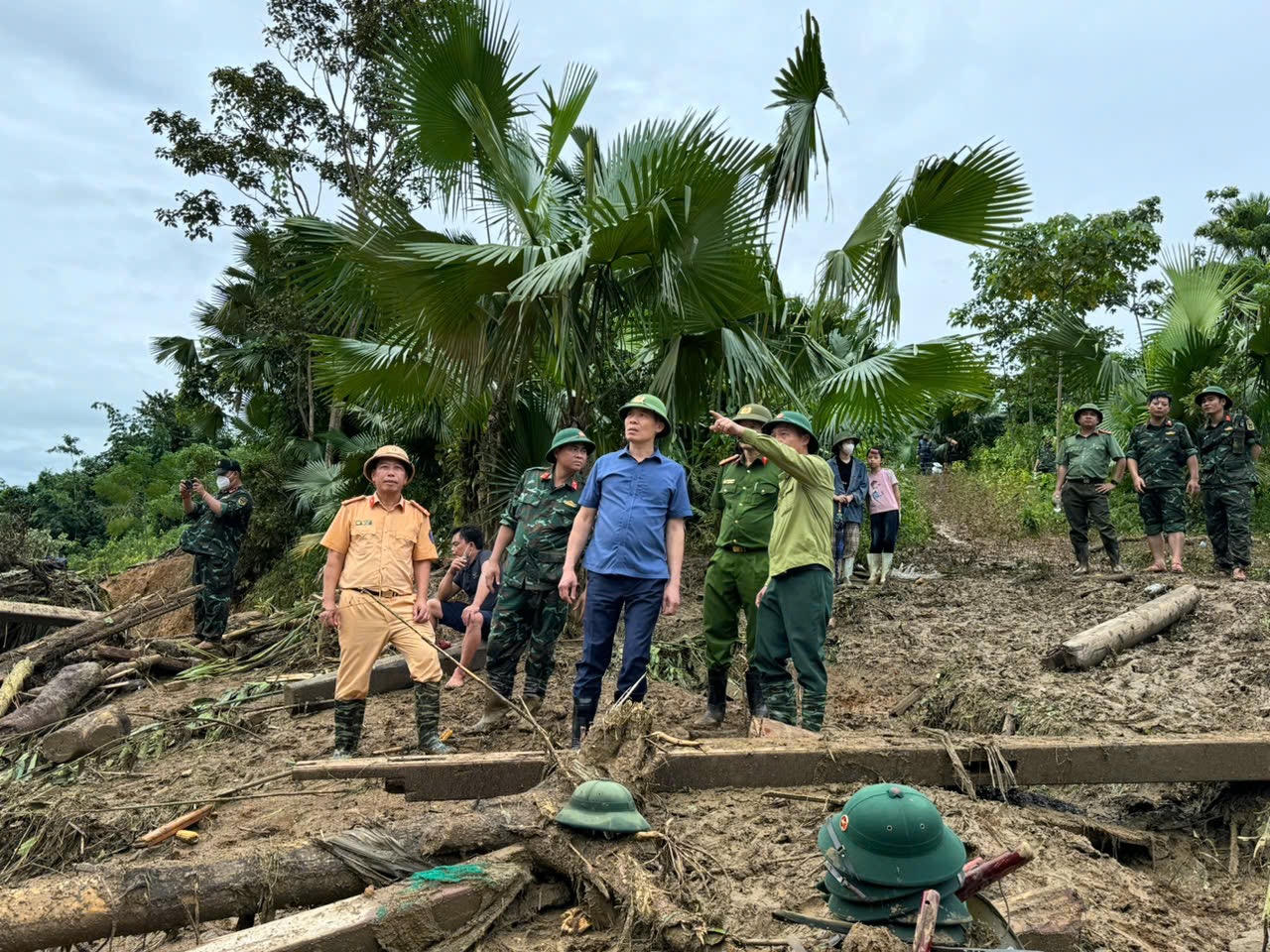 Thêm giây phút kinh hoàng tại Làng Nủ, Lào Cai
