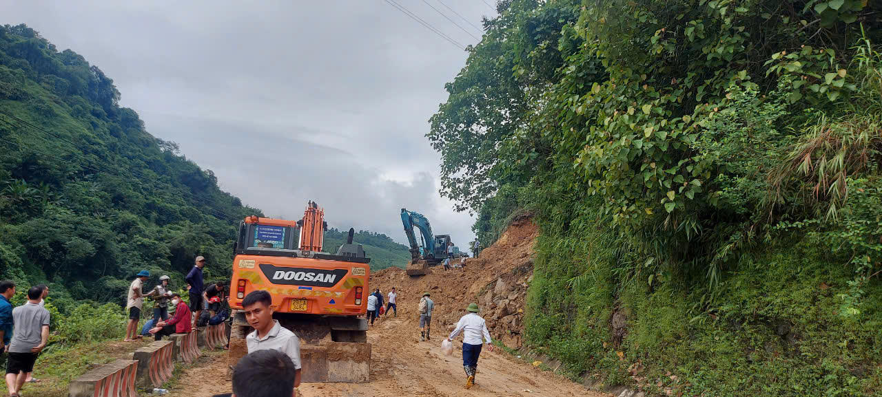 Mưa lũ làm 24 người chết và mất tích tại Bát Xát