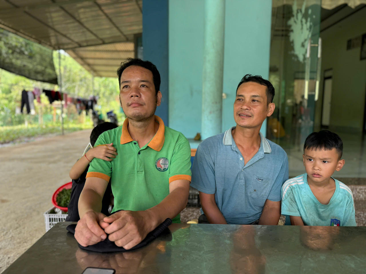 Phát hiện 'kỳ tích' tại Làng Nủ: Tìm thấy 2 hộ gia đình với 8 người thoát nạn