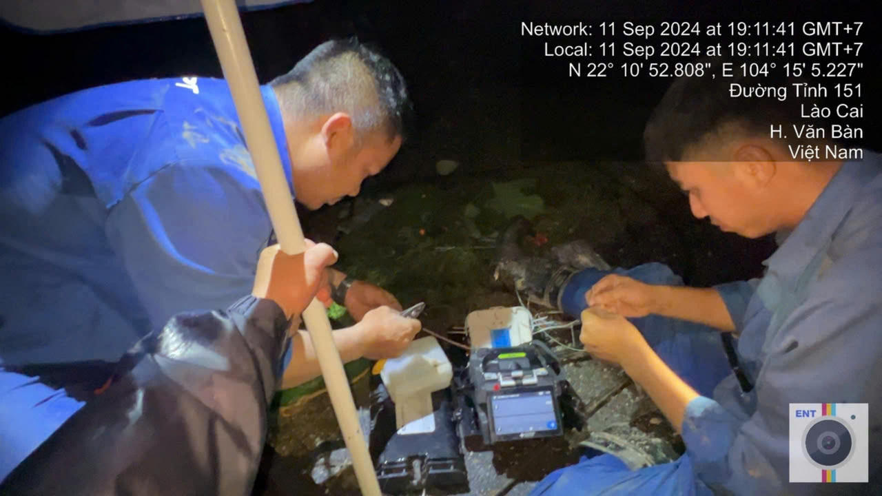 ‘Vượt ngàn' để 'nối sóng' sau sự tàn phá của bão số 3