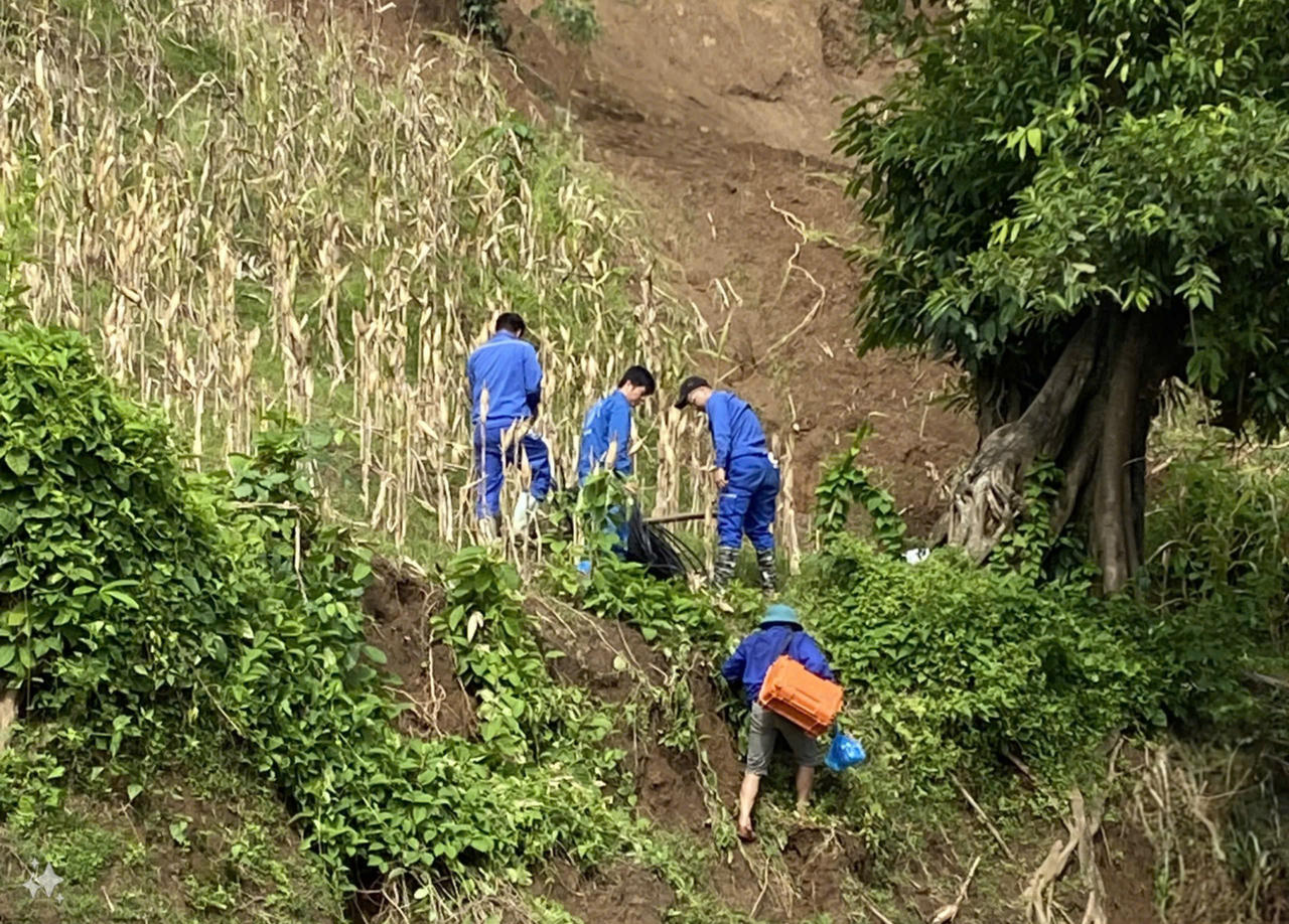 ‘Vượt ngàn' để 'nối sóng' sau sự tàn phá của bão số 3
