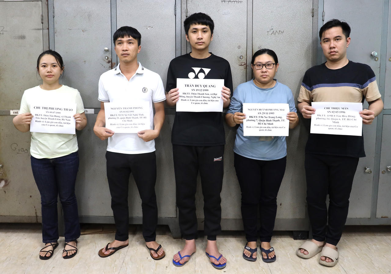 Triệt phá đường dây làm giả con dấu, tài liệu quy mô lớn