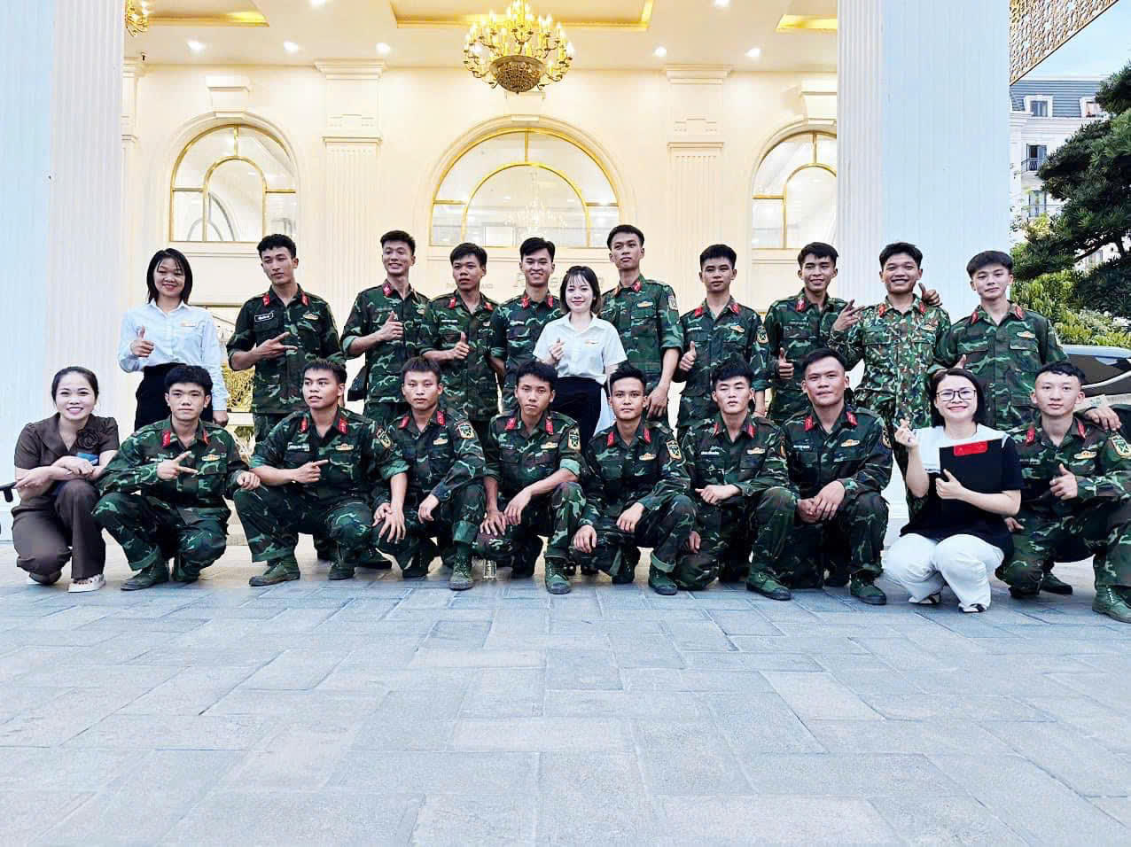 Ấm lòng những nghĩa cử cao đẹp vùng bão lũ