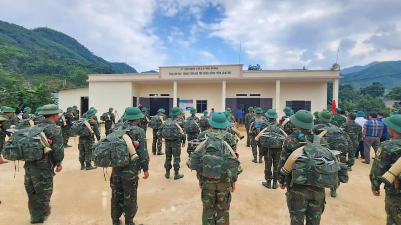 Lực lượng quân đội rút khỏi Làng Nủ