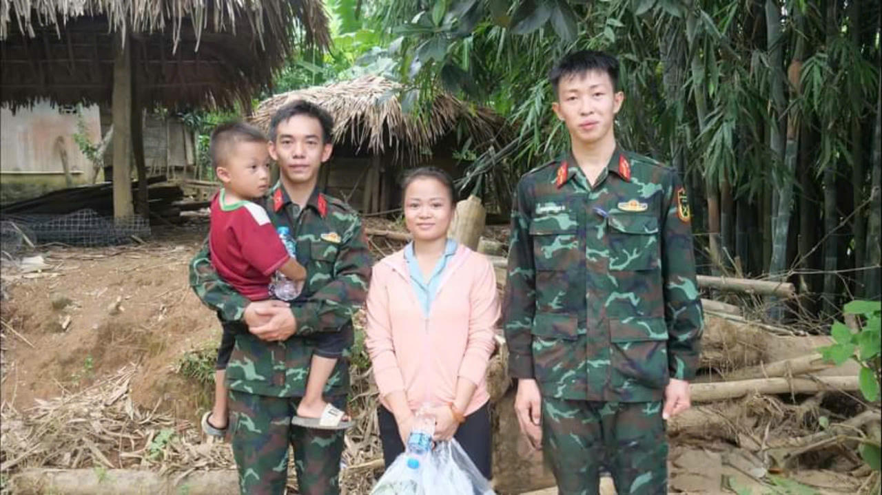 Lực lượng quân đội rút khỏi Làng Nủ