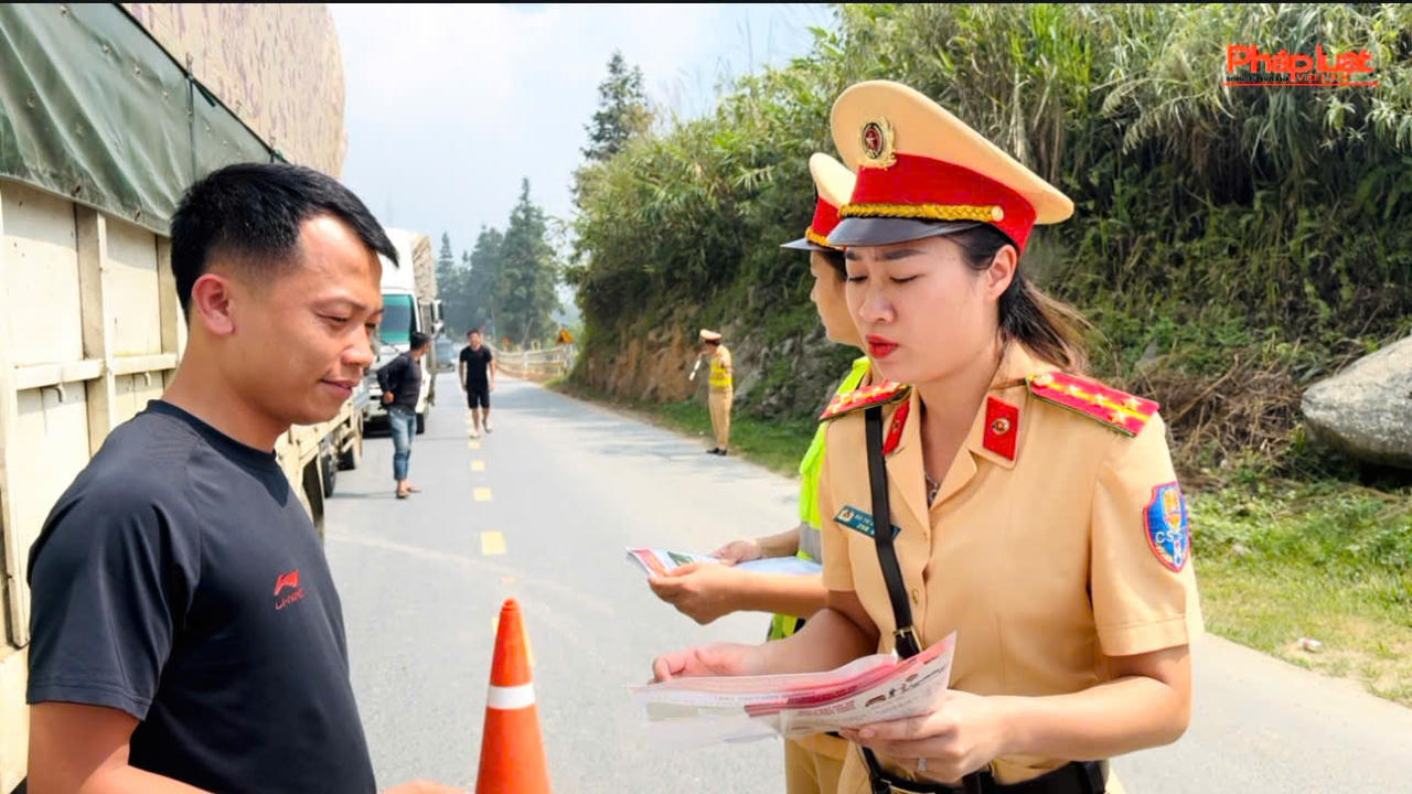 CSGT Lào Cai đảm bảo thông tuyến giao thông sau mưa lũ
