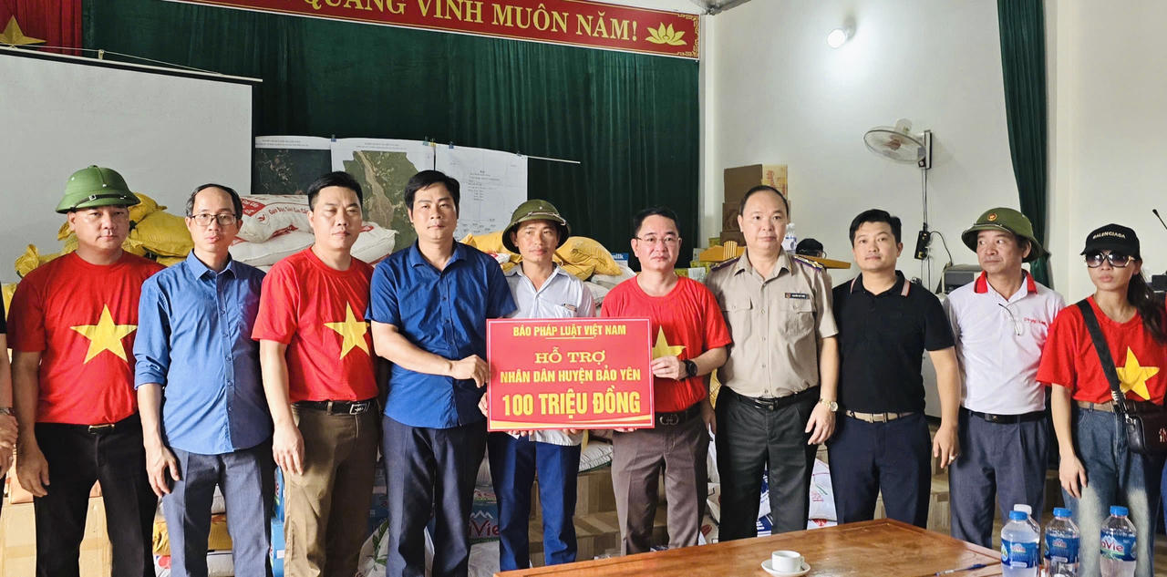 Báo Pháp luật Việt Nam trở lại Lào Cai tiếp tục sẻ chia cùng đồng bào vùng lũ 