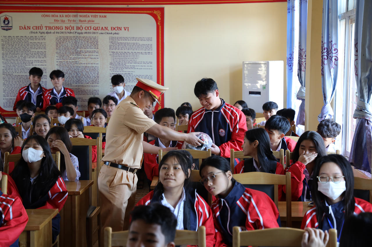 Sáng tạo, đổi mới với 'Tiết học cùng Chiến sỹ Cảnh sát giao thông'