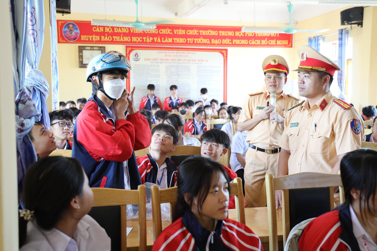 Sáng tạo, đổi mới với 'Tiết học cùng Chiến sỹ Cảnh sát giao thông'