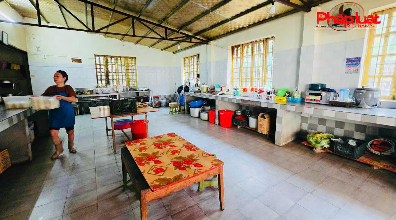 Xác định nguyên nhân sinh viên Trường Cao đẳng Lào Cai nhập viện sau khi ăn cơm tại căng tin