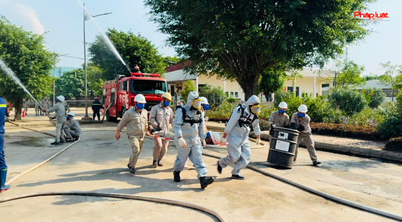 Diễn tập phòng ngừa, ứng phó sự cố hoá chất, cháy nổ và sự cố an toàn lao động 