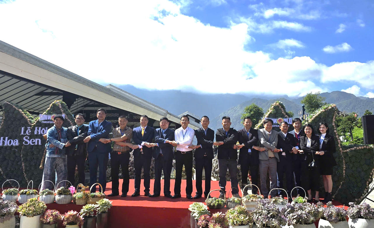 Chung tay kích cầu du lịch, 'hút khách' đến Sa Pa