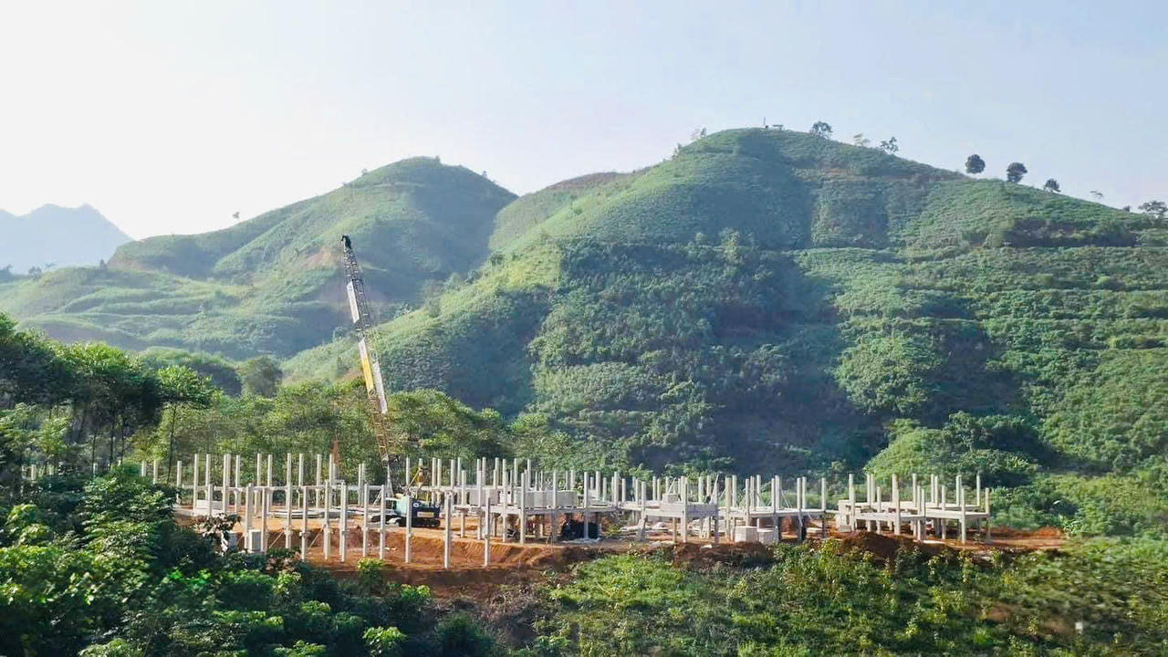 Những ngôi nhà mới ở Làng Nủ