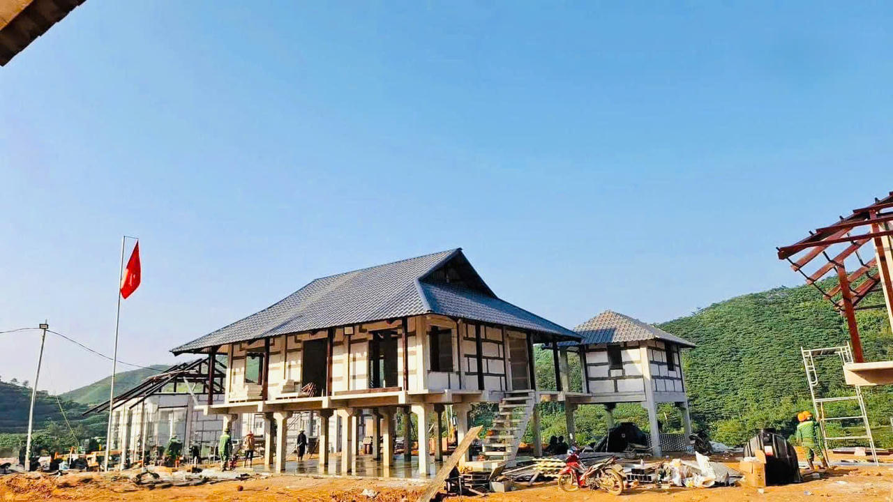 Những ngôi nhà mới ở Làng Nủ