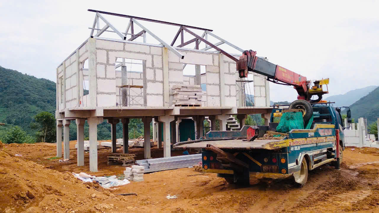 Những ngôi nhà mới ở Làng Nủ