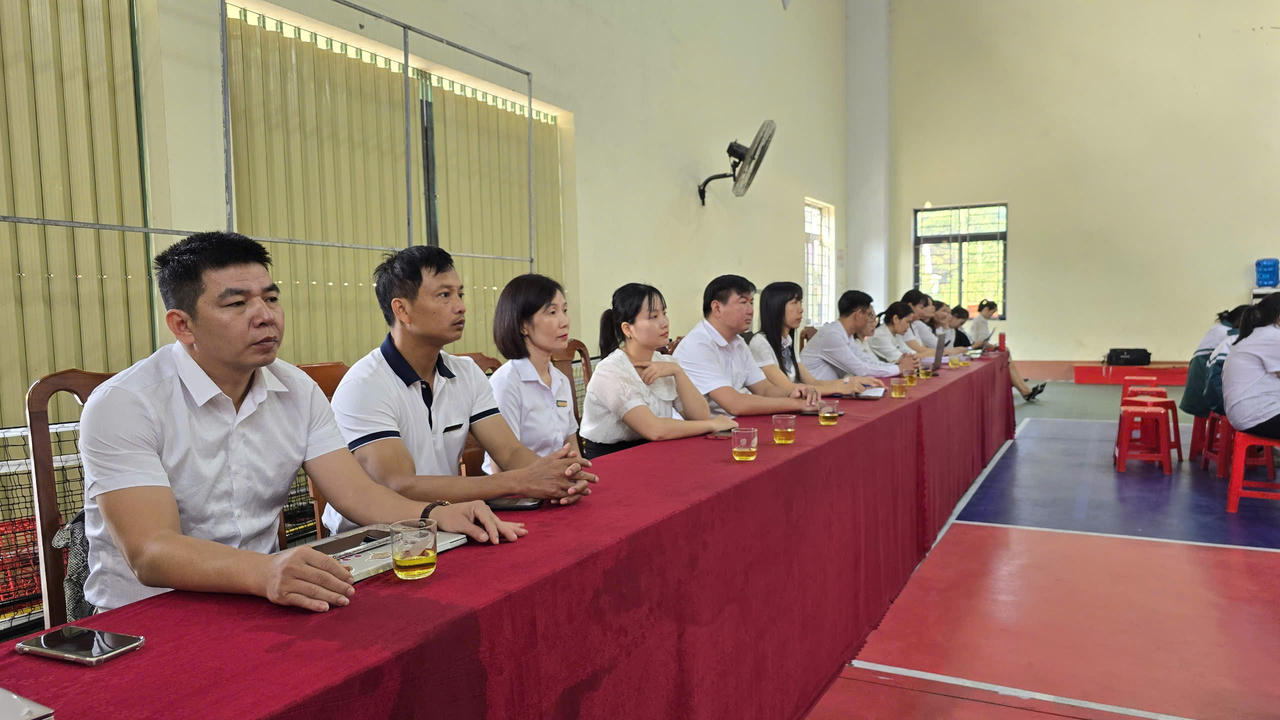 Hơn 400 học sinh tham dự phiên tòa xét xử lưu động tại Lào Cai