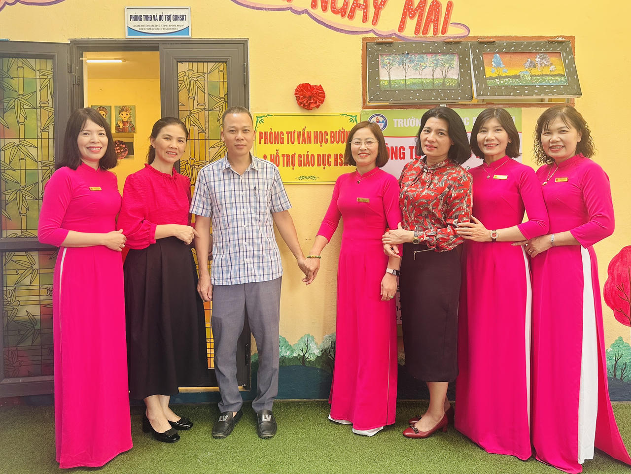 Ra mắt Phòng truyền thống ảo và Phòng tư vấn học đường - Hỗ trợ giáo dục học sinh khuyết tật tại thành phố Lào Cai