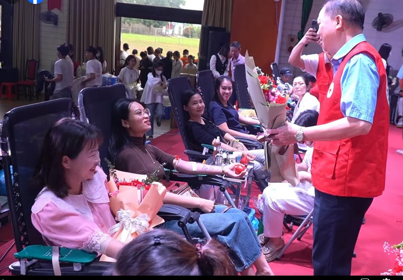 Trường Cao đẳng Lào Cai hưởng ứng ngày hội hiến máu tình nguyện năm 2024