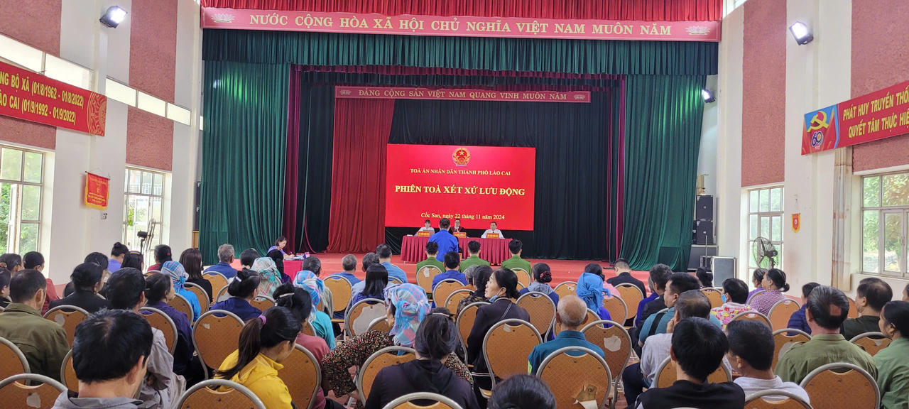 Xét xử lưu động 2 vụ án hình sự về ma túy tại xã Cốc San